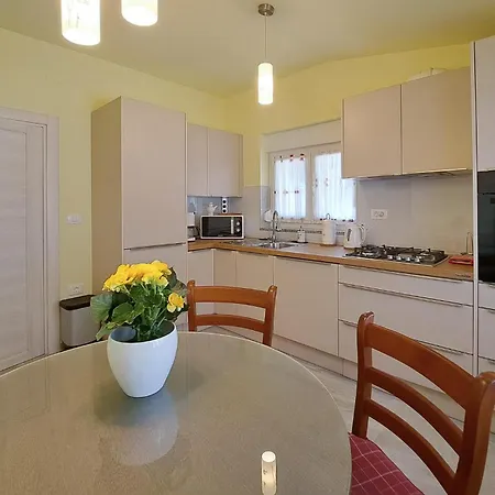 Amazing In With Kitchen Medulin